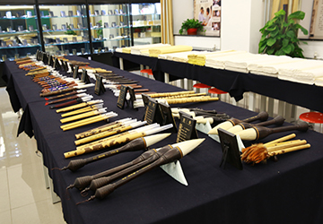 設(shè)施與文化 文化用品在現(xiàn)代社會(huì)中的角色與價(jià)值